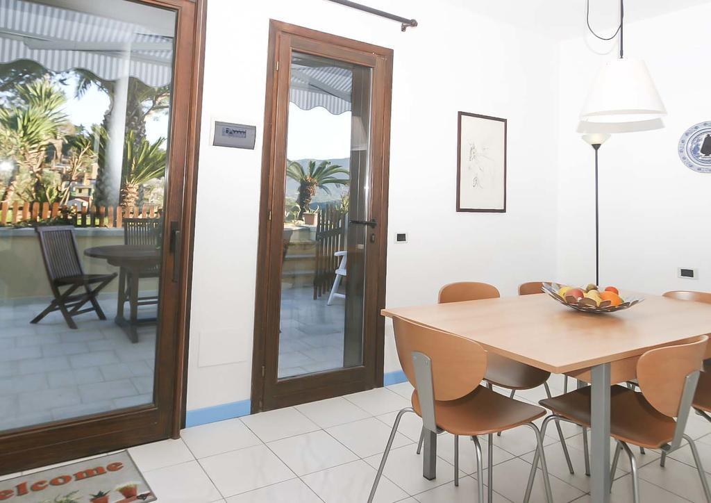 Il Porto Trilocale Nr.7 Apartment Porto Azzurro Exterior photo